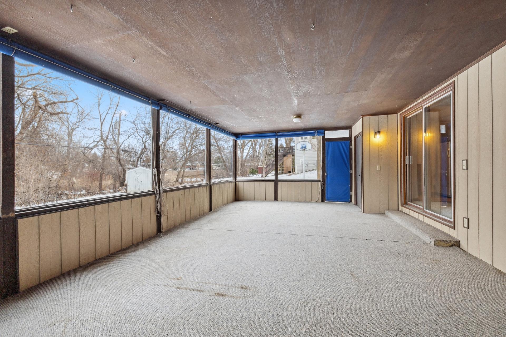 6105 Saint Johns Avenue