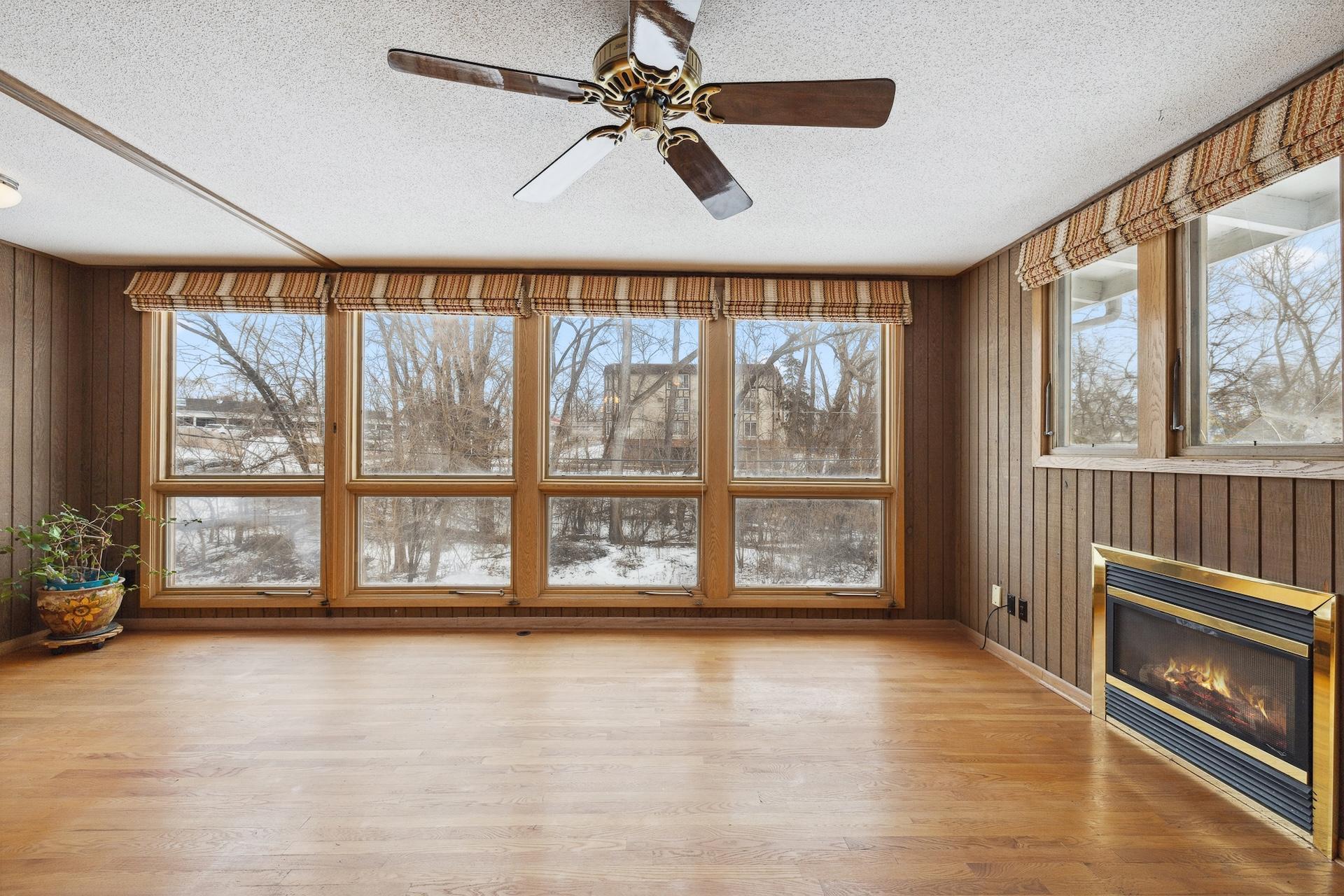 6105 Saint Johns Avenue