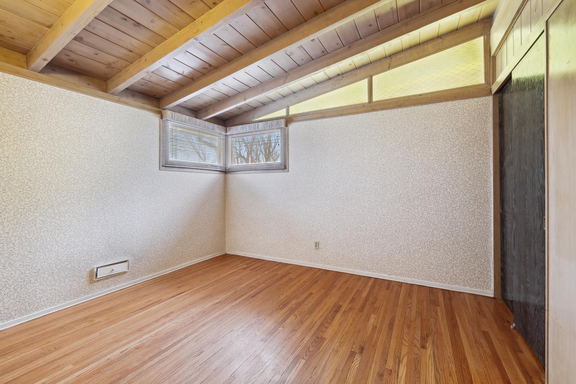 6105 Saint Johns Avenue