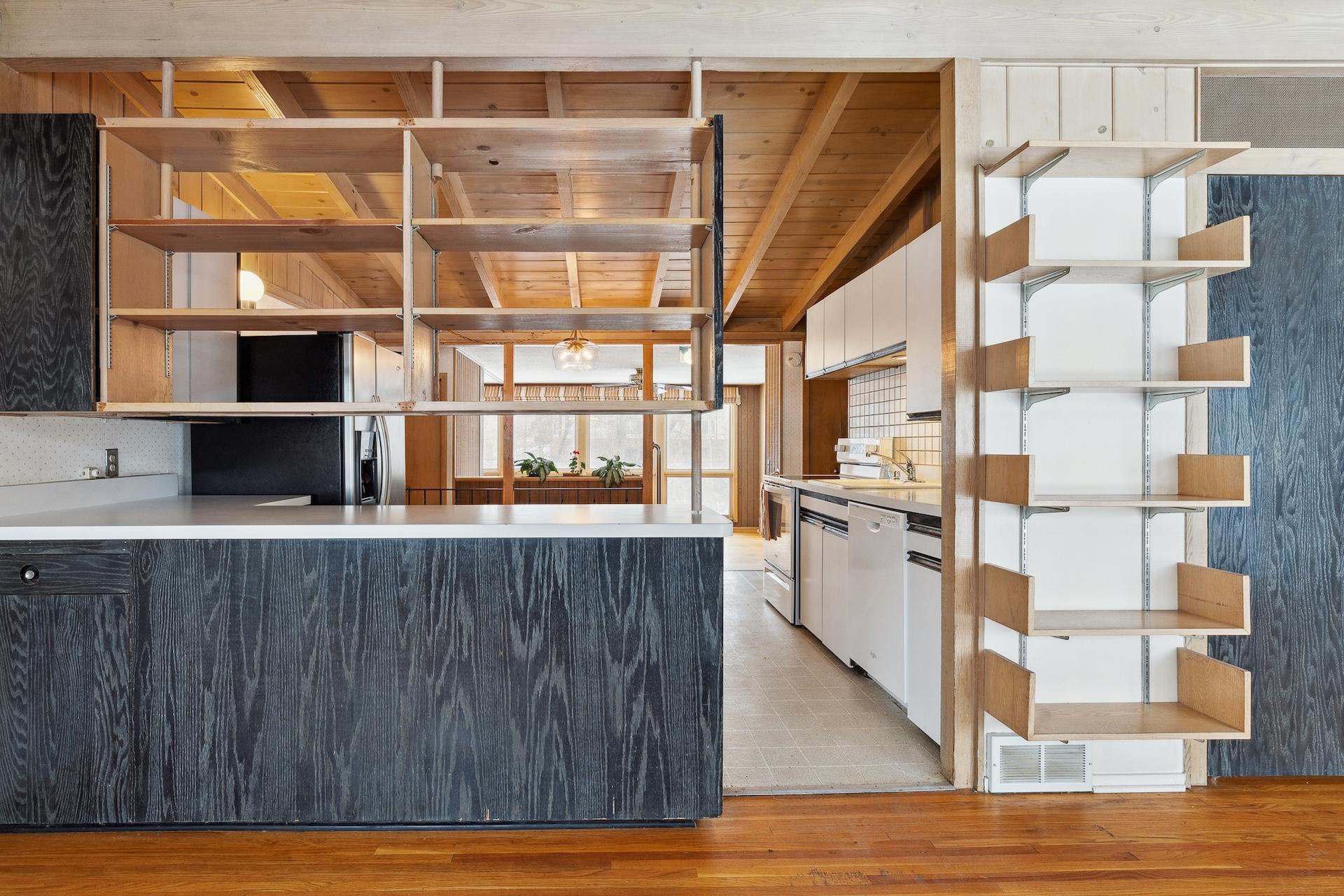 6105 Saint Johns Avenue