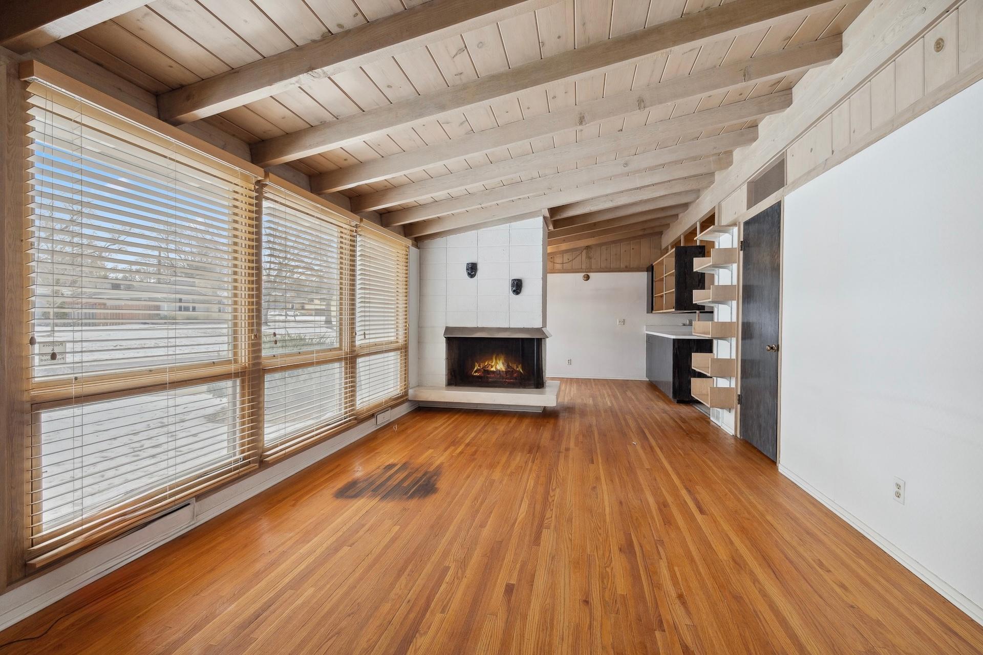 6105 Saint Johns Avenue