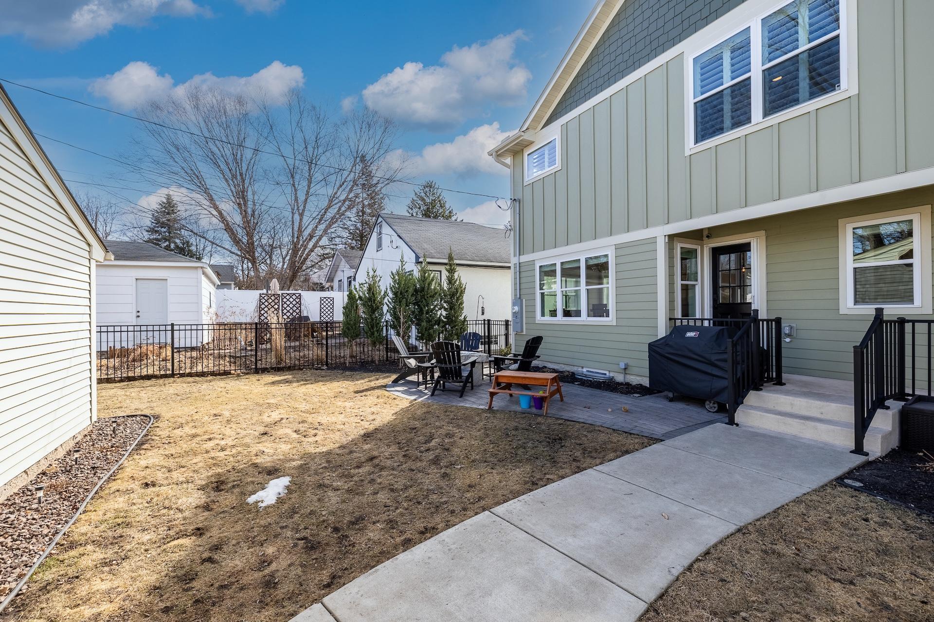 1325 Hartford Avenue