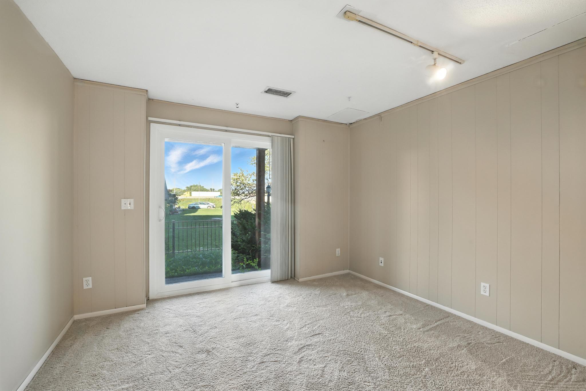 10535 Dupont Road S