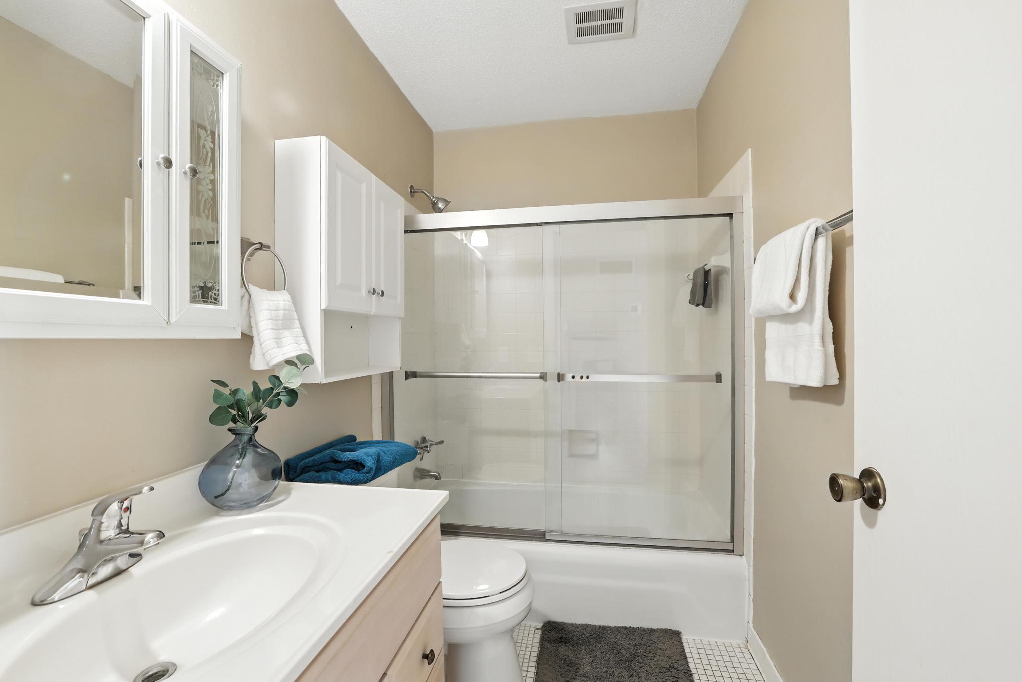 10535 Dupont Road S