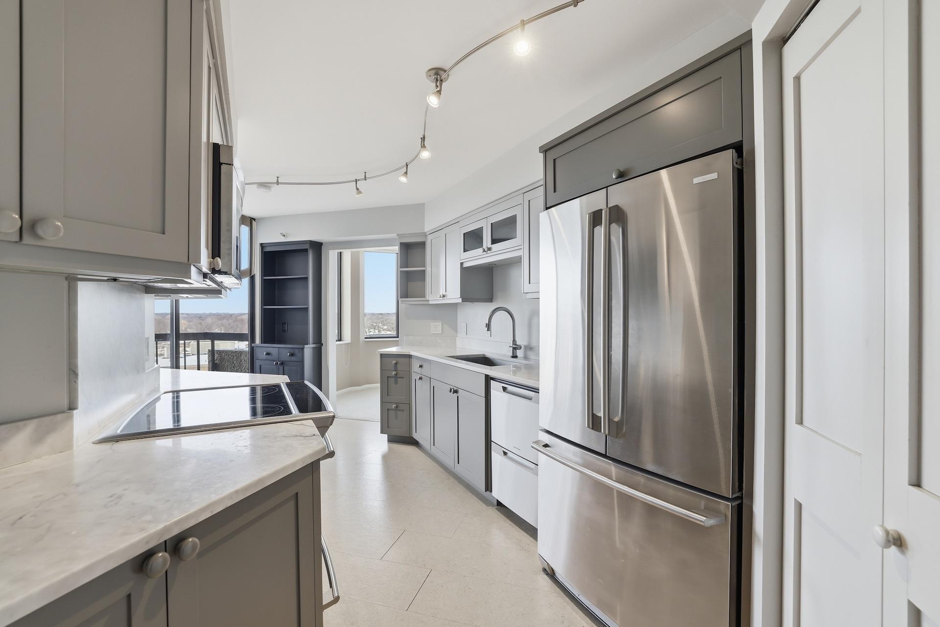 6566 France Avenue S Unit: 902