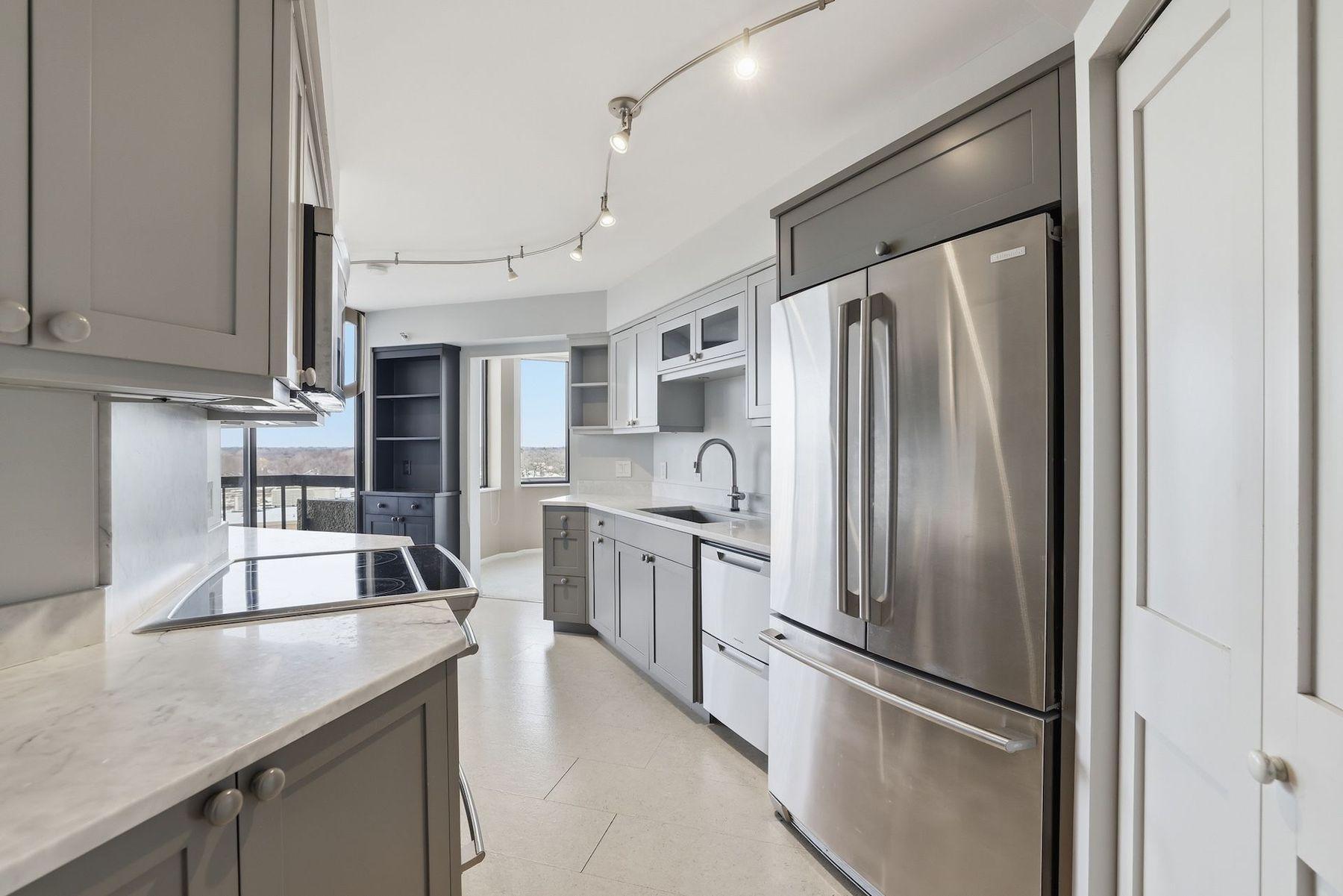 6566 France Avenue S Unit: 902