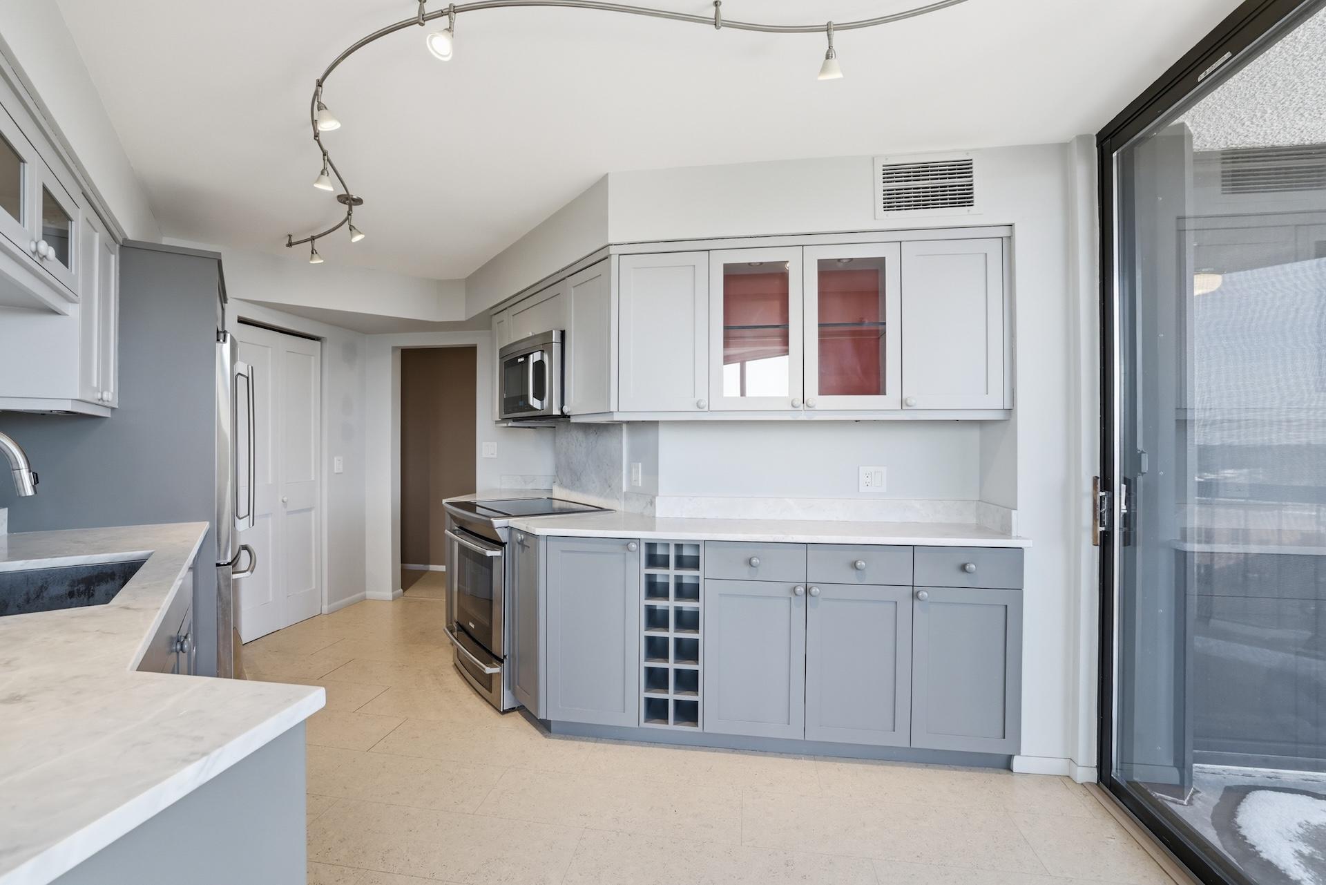 6566 France Avenue S Unit: 902