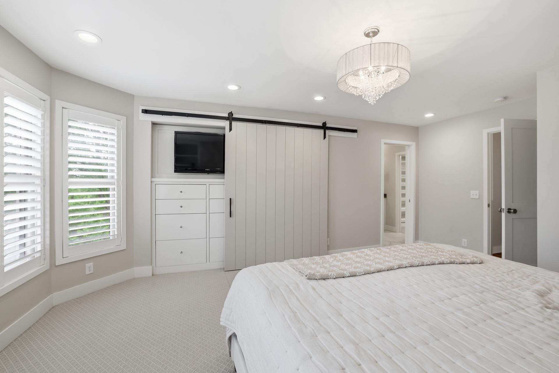 1641 Cedar Lake Parkway