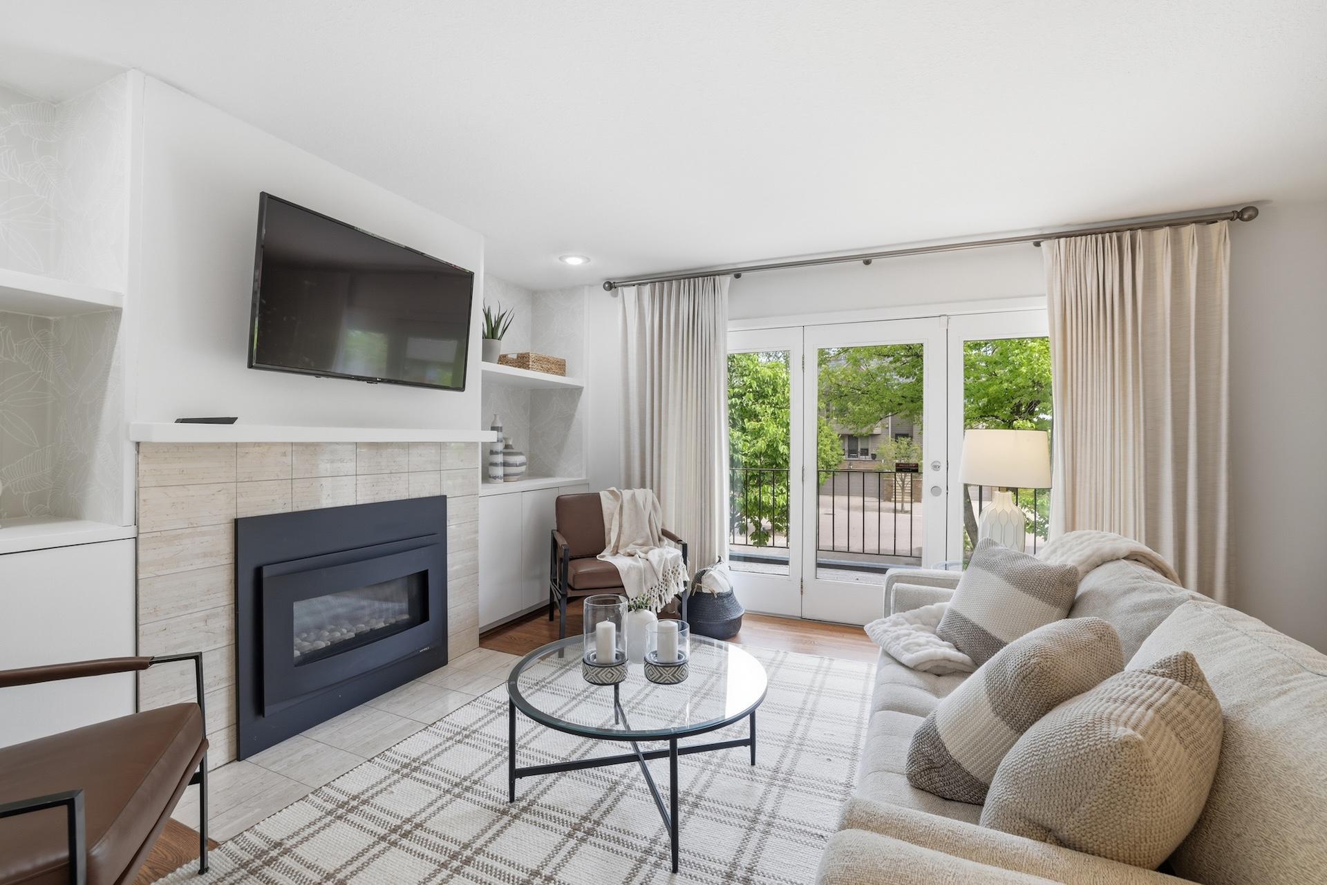 1641 Cedar Lake Parkway