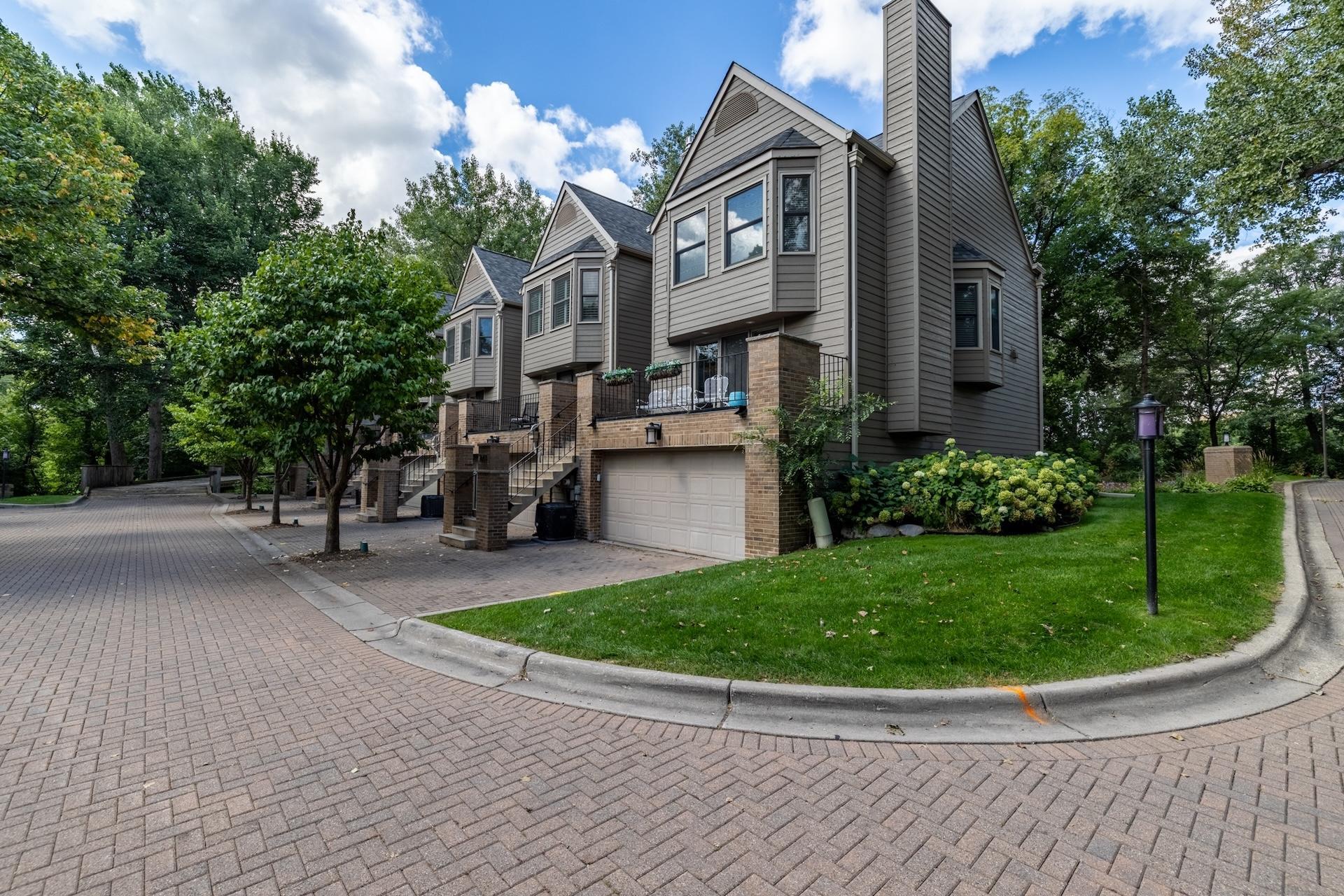 1641 Cedar Lake Parkway