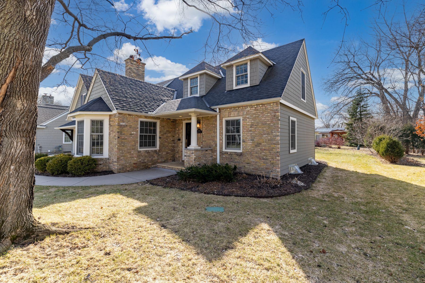 4224 Oakdale Avenue S