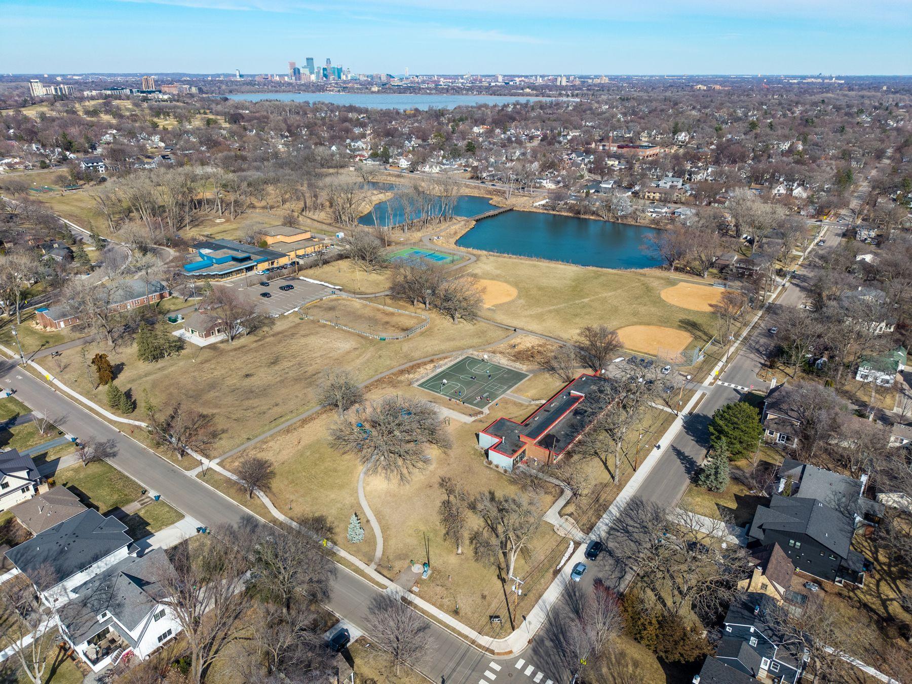 4224 Oakdale Avenue S