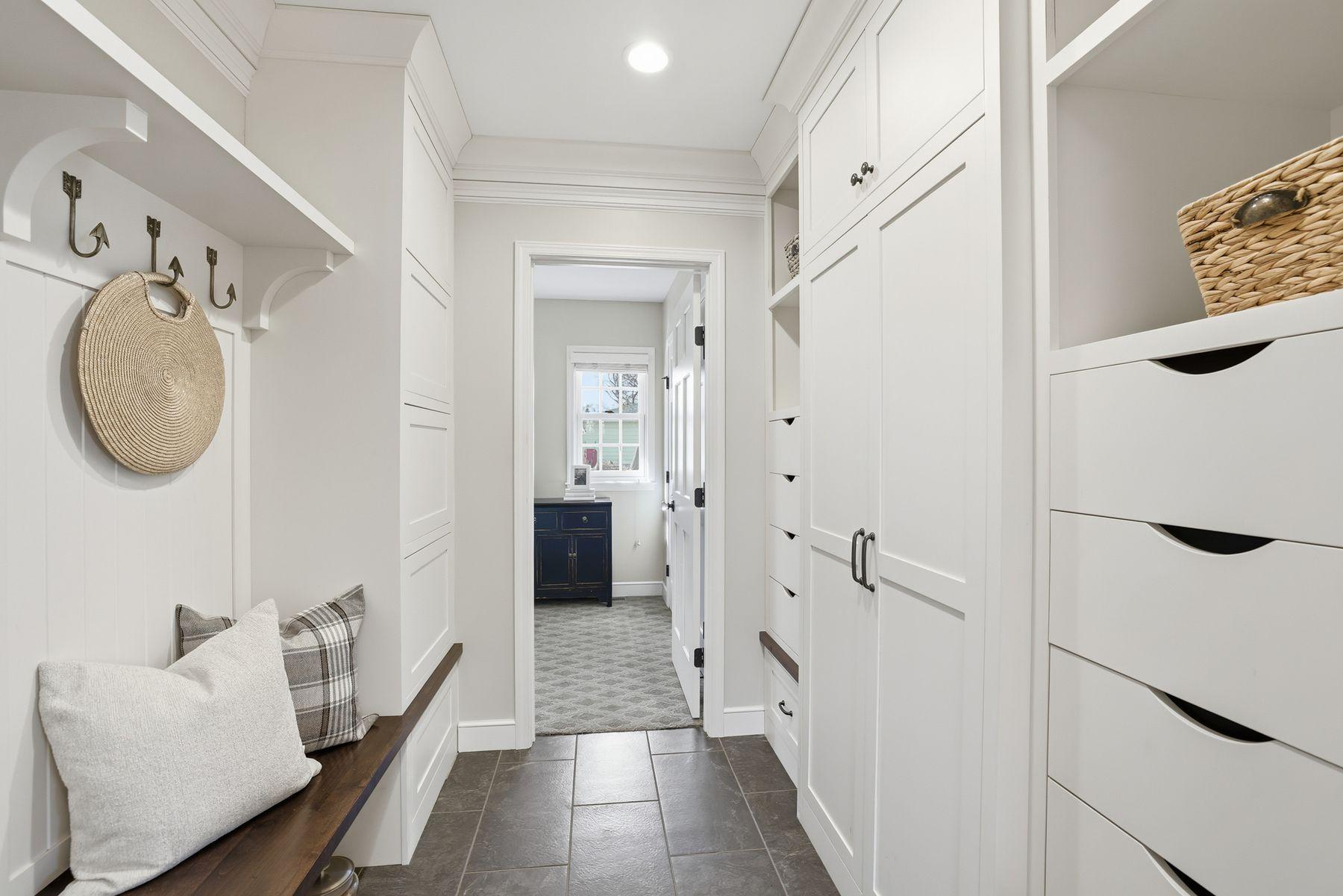 4224 Oakdale Avenue S