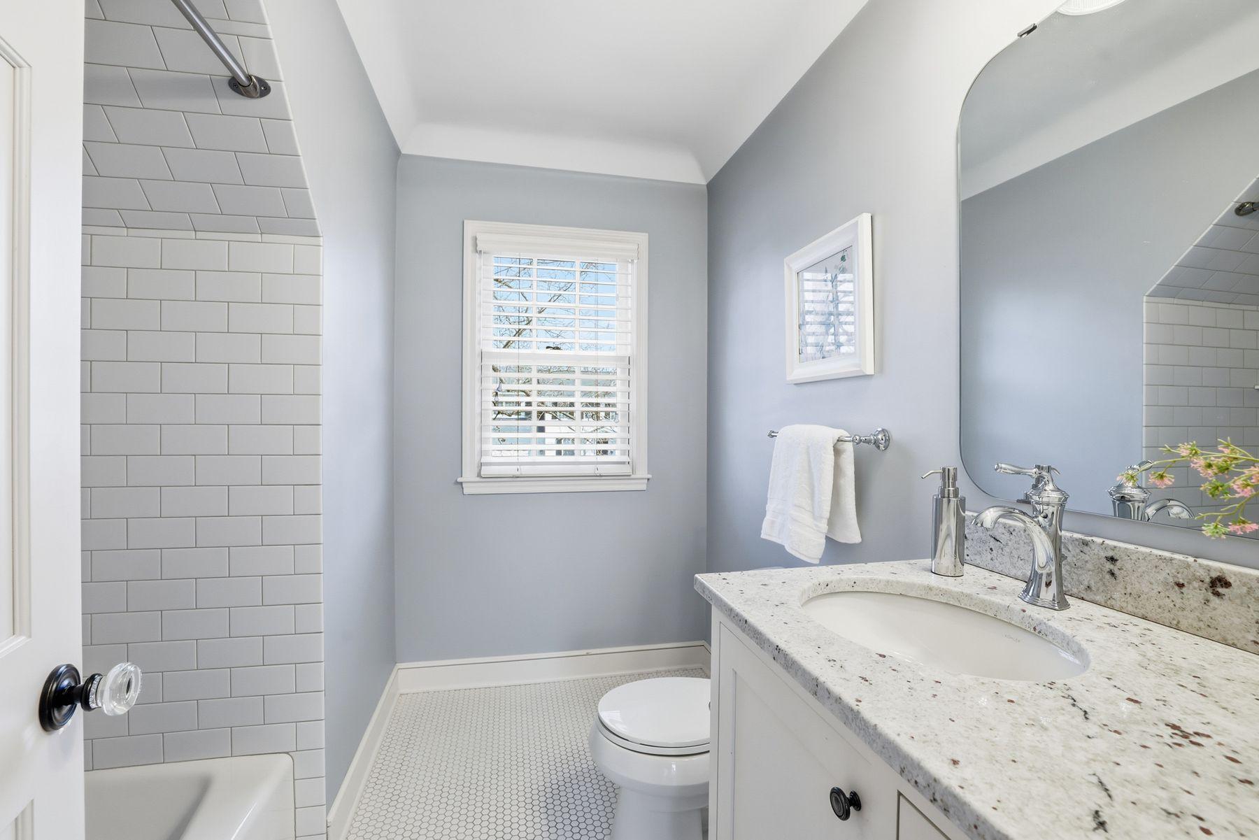 4224 Oakdale Avenue S