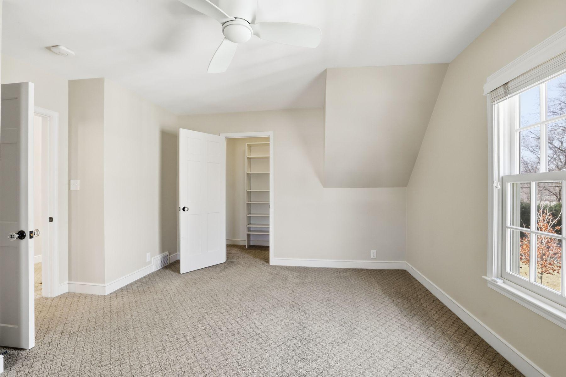 4224 Oakdale Avenue S