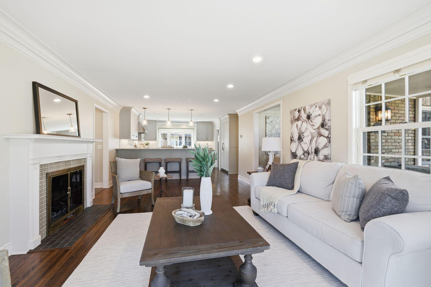 4224 Oakdale Avenue S