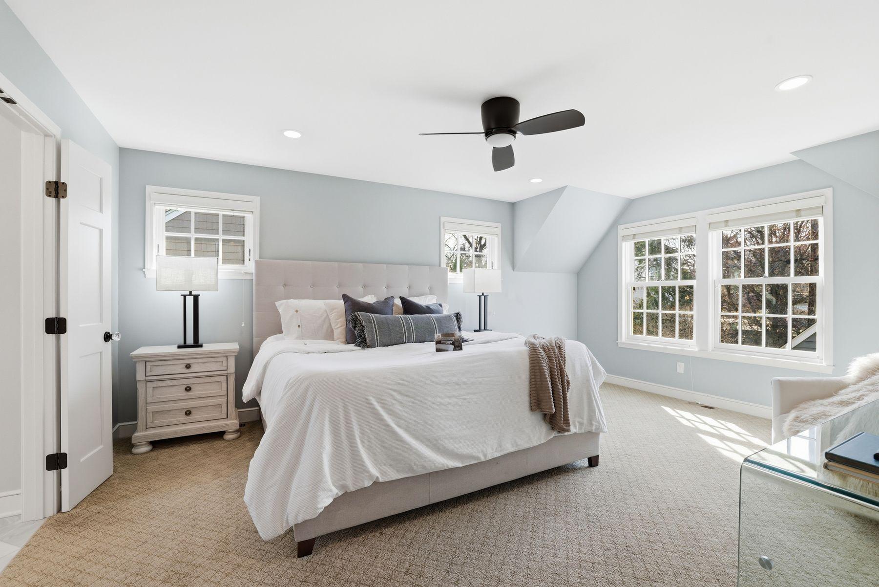 4224 Oakdale Avenue S