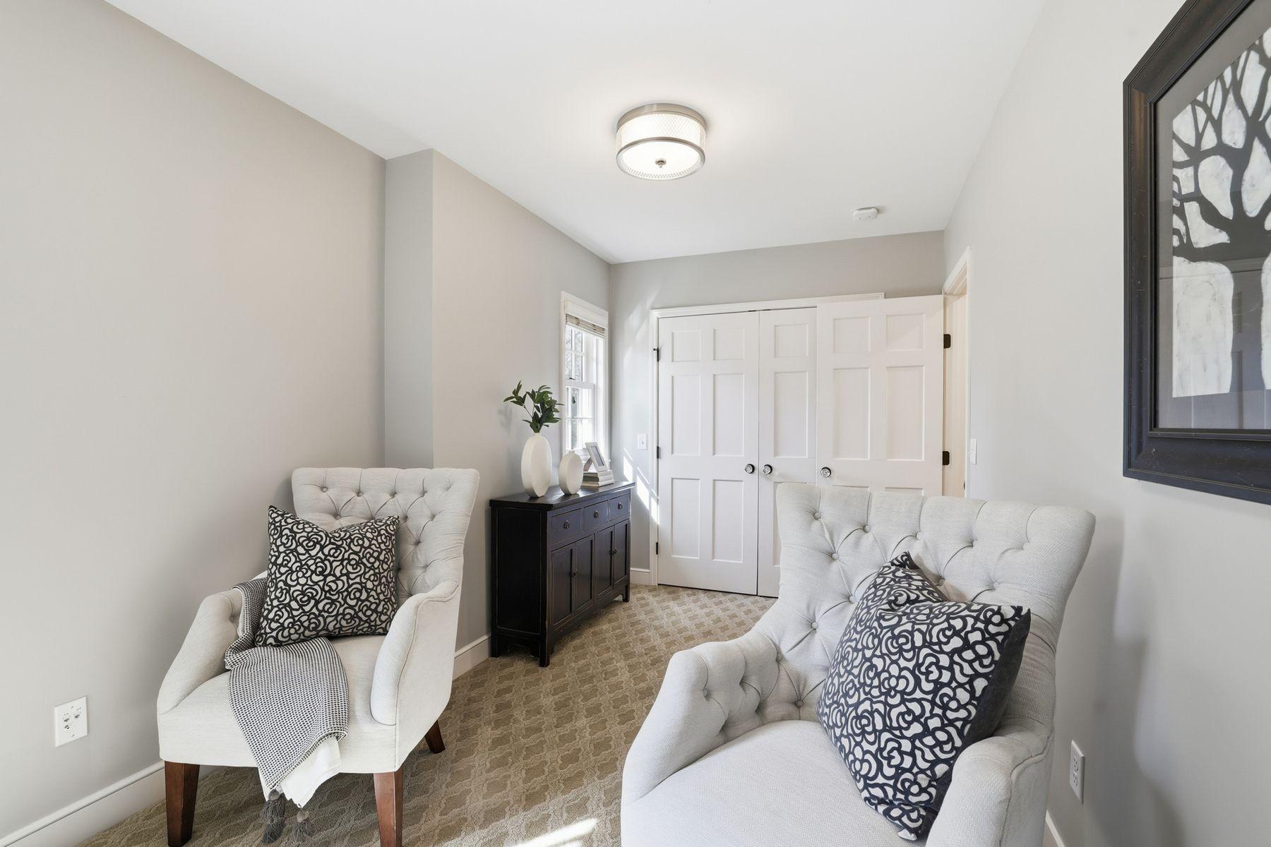 4224 Oakdale Avenue S