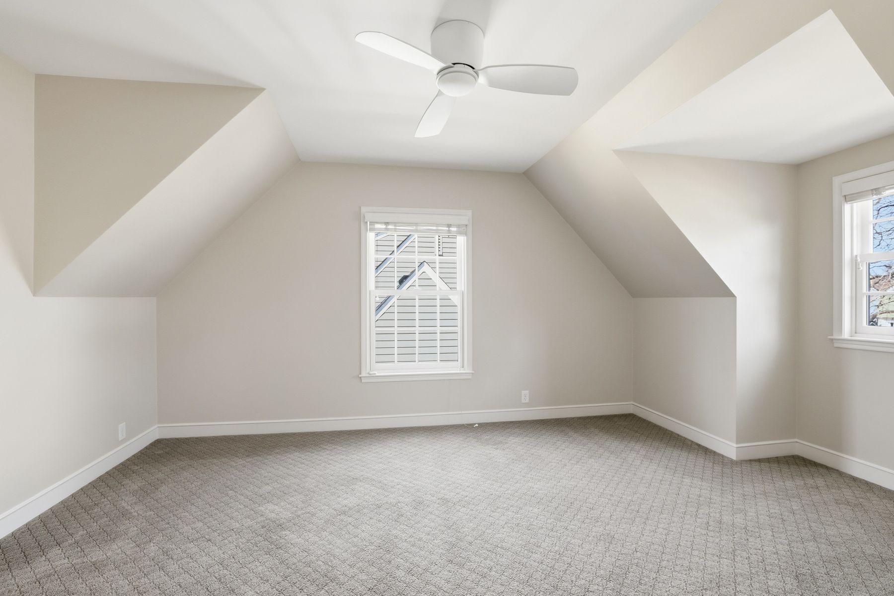 4224 Oakdale Avenue S