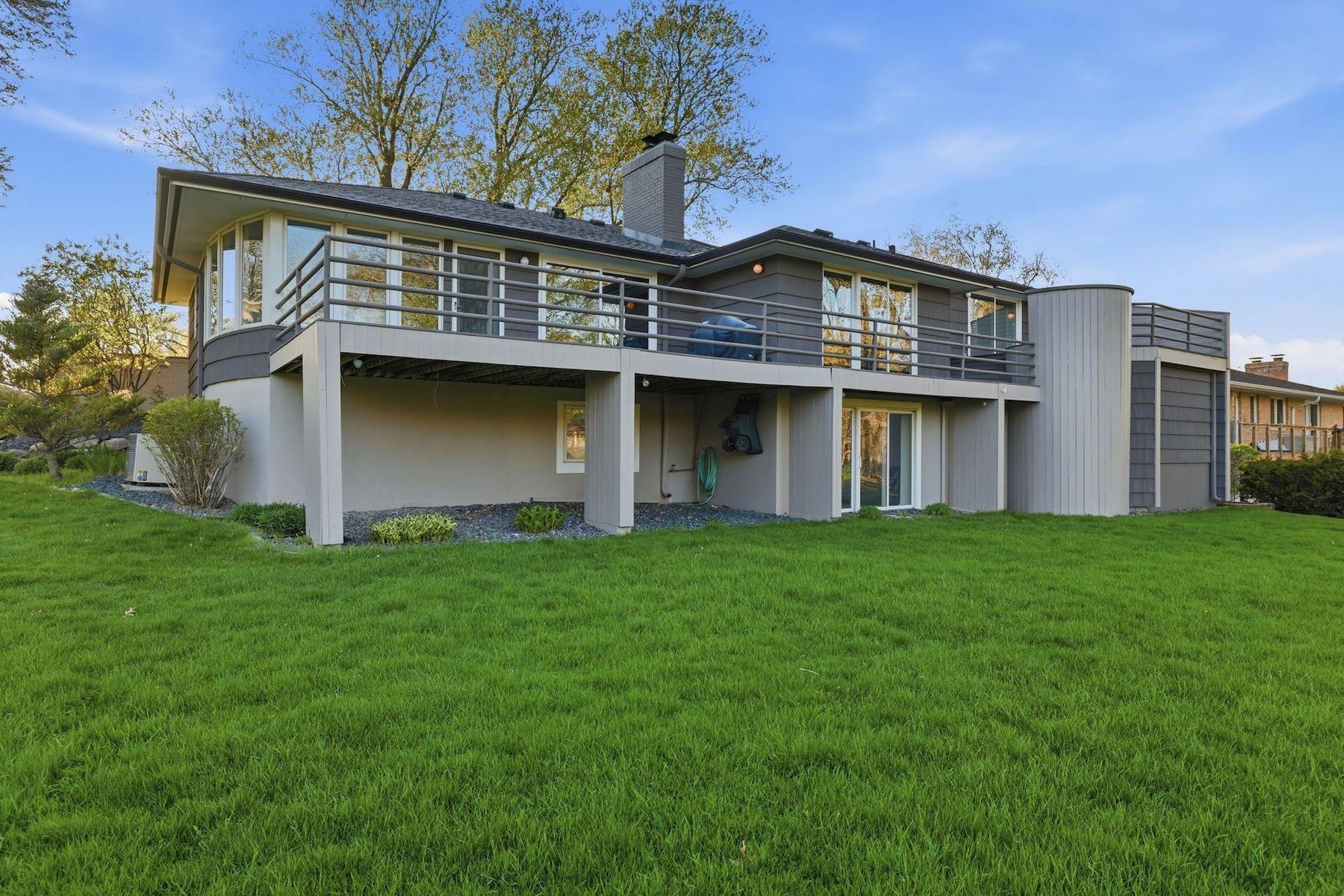 6625 Naomi Drive