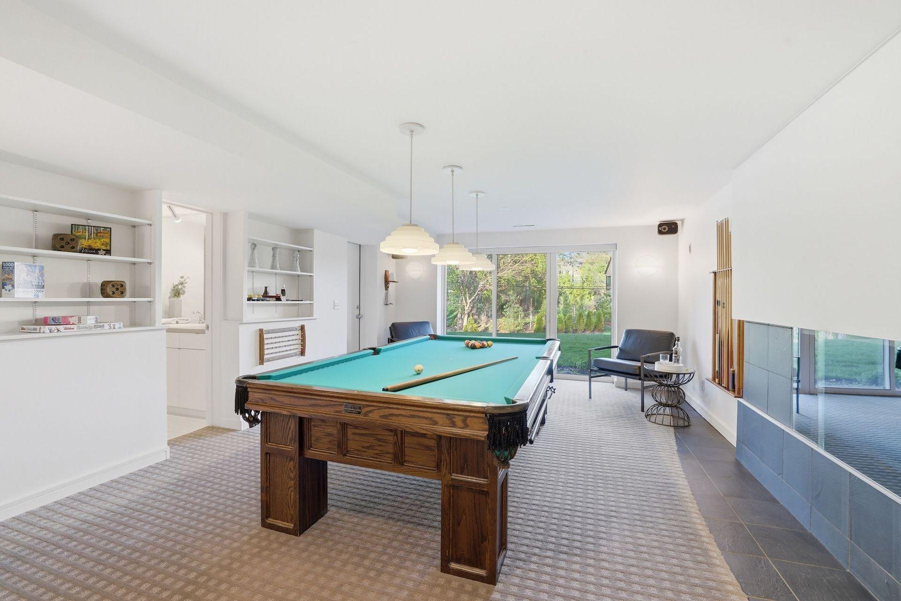 6625 Naomi Drive