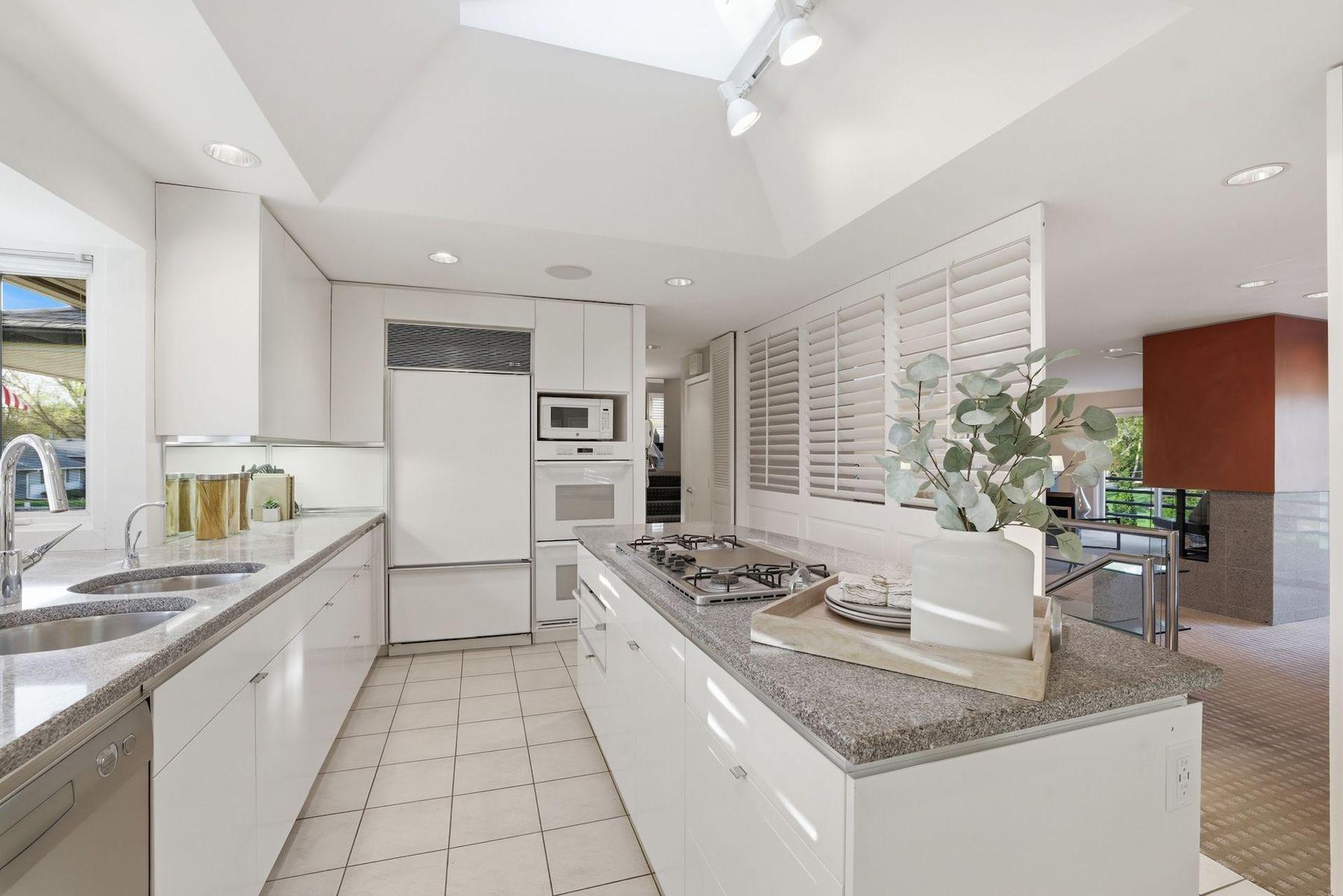 6625 Naomi Drive