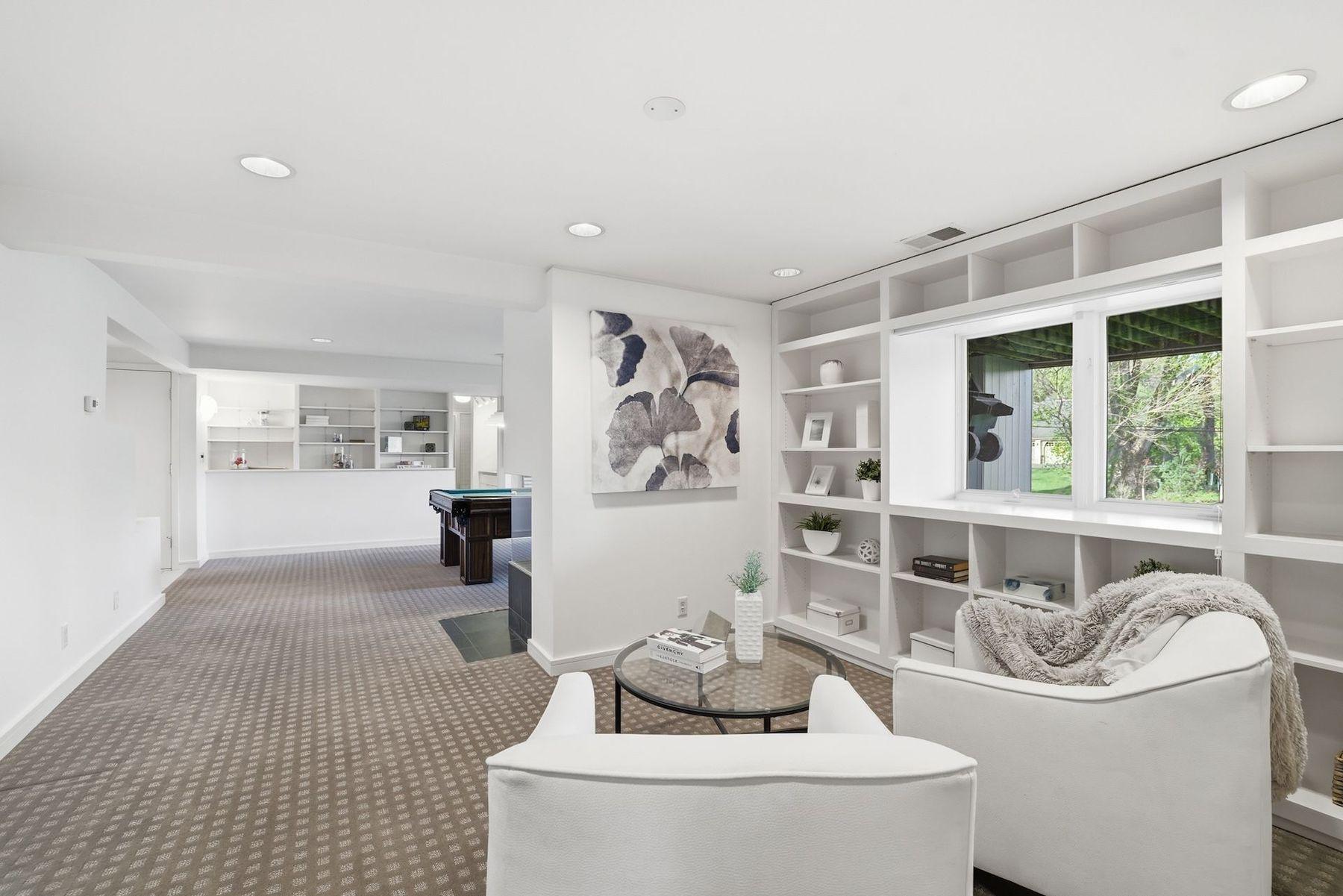 6625 Naomi Drive