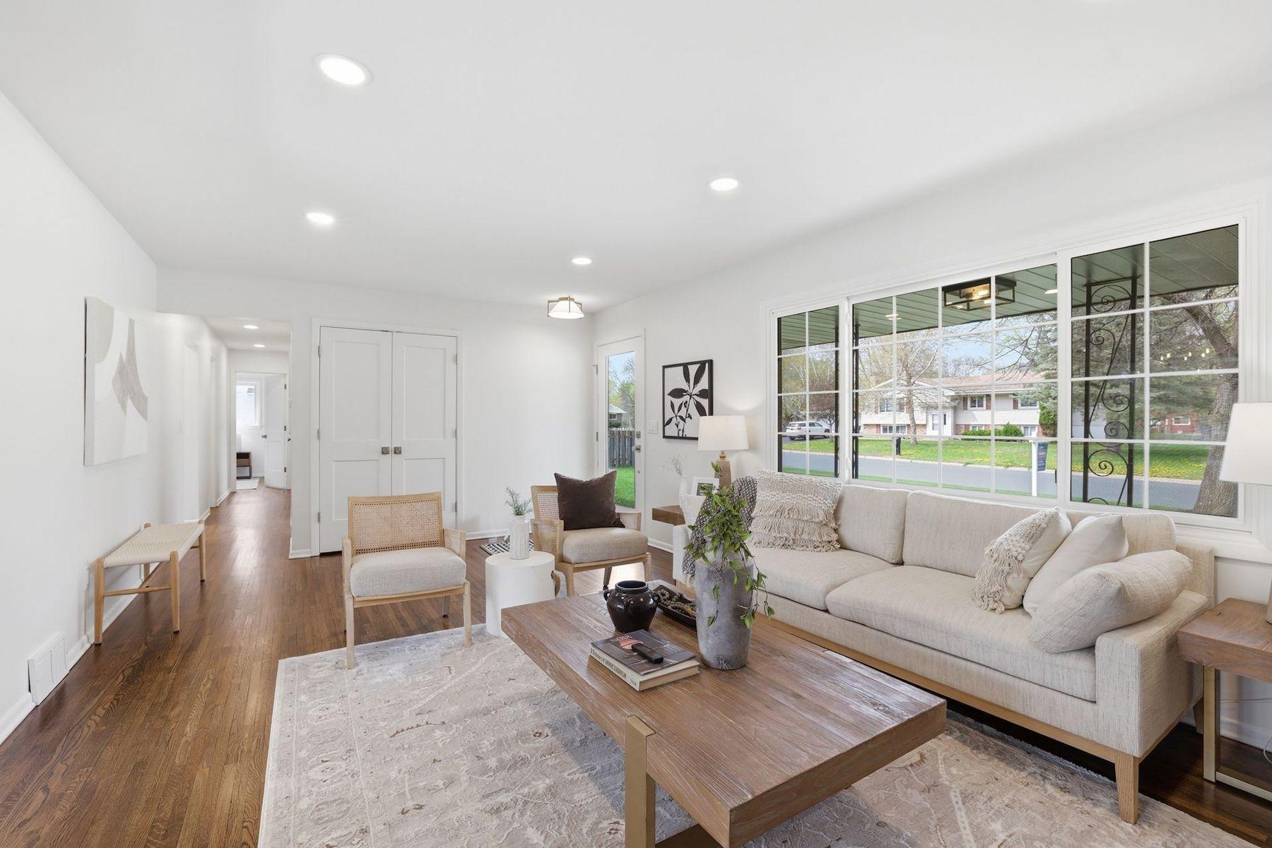 3009 W 100th Street
