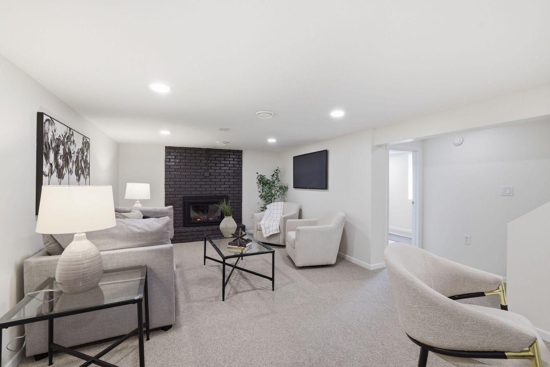 3009 W 100th Street