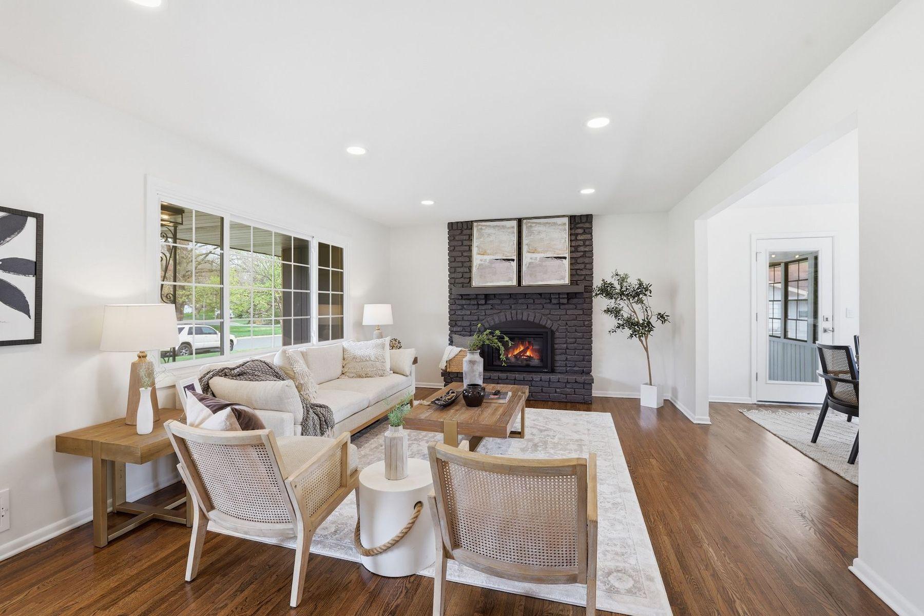 3009 W 100th Street