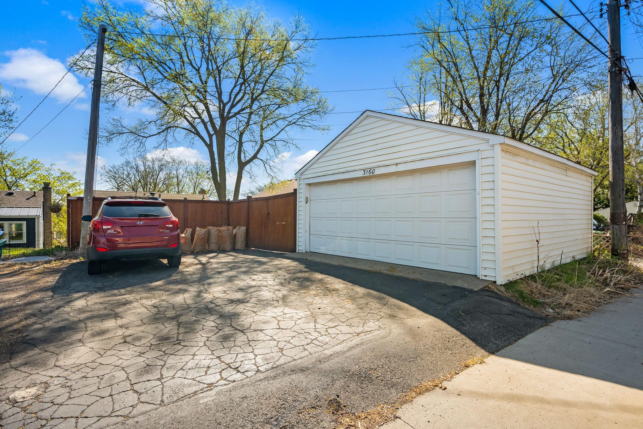 3160 Webster Avenue S