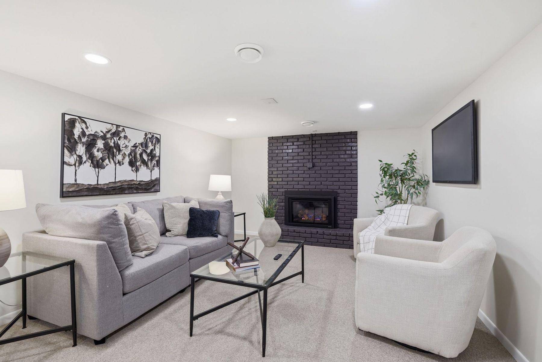 3009 W 100th Street