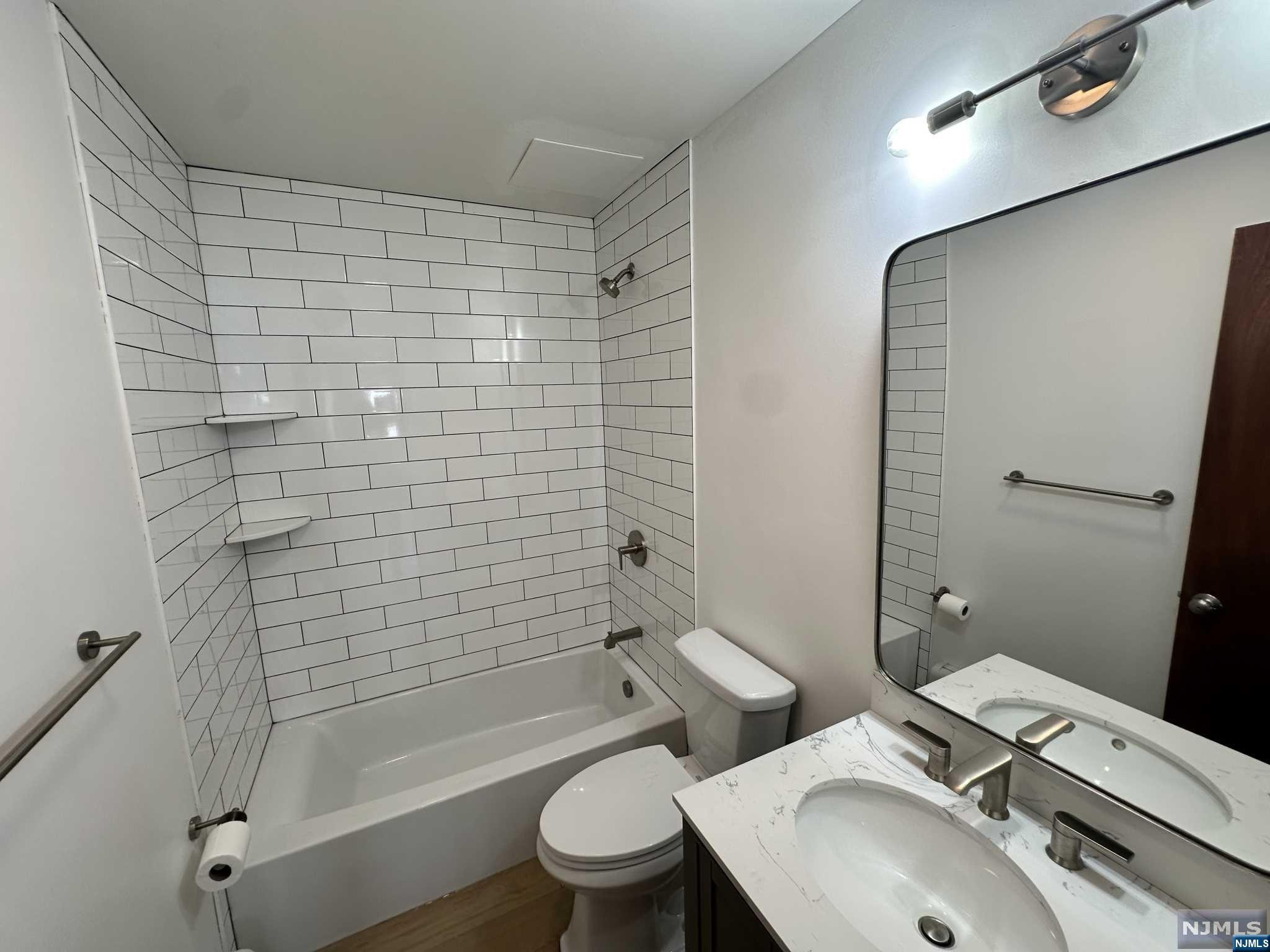 219 Riverview Place 4