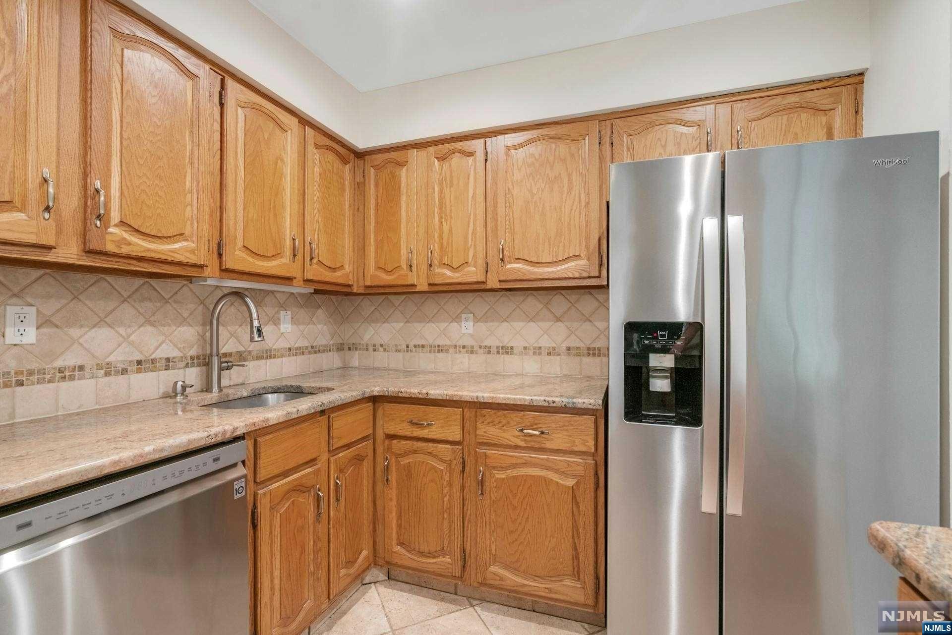 26 Crestwood Mews
