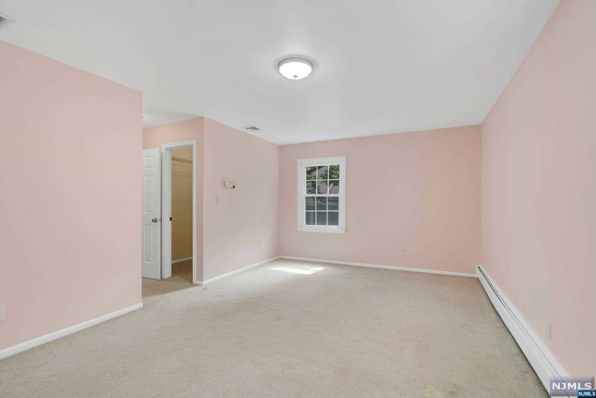 26 Crestwood Mews