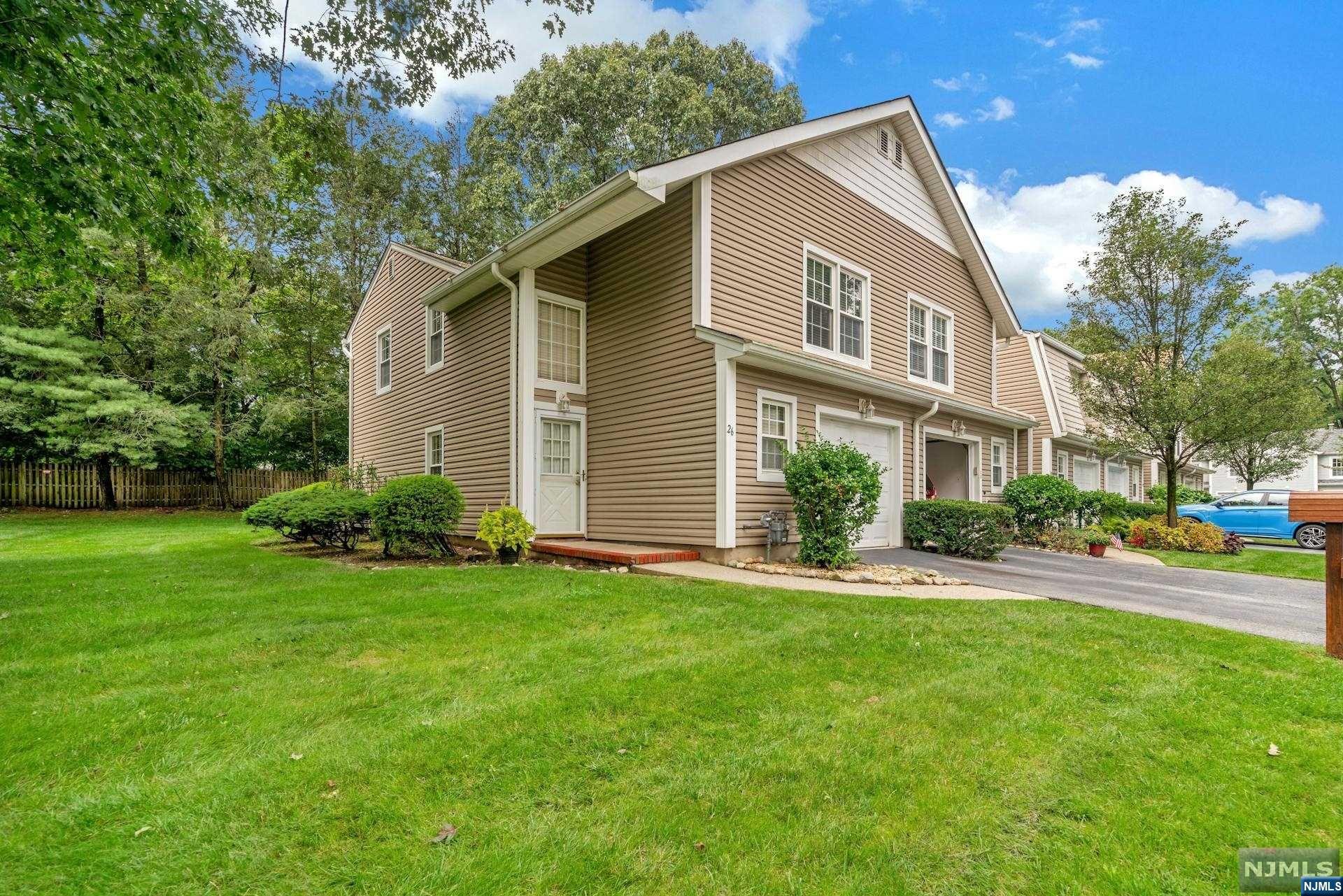 26 Crestwood Mews