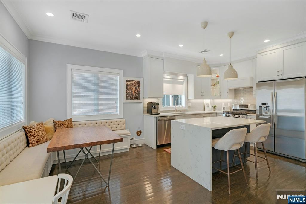 387 Lincoln Avenue B