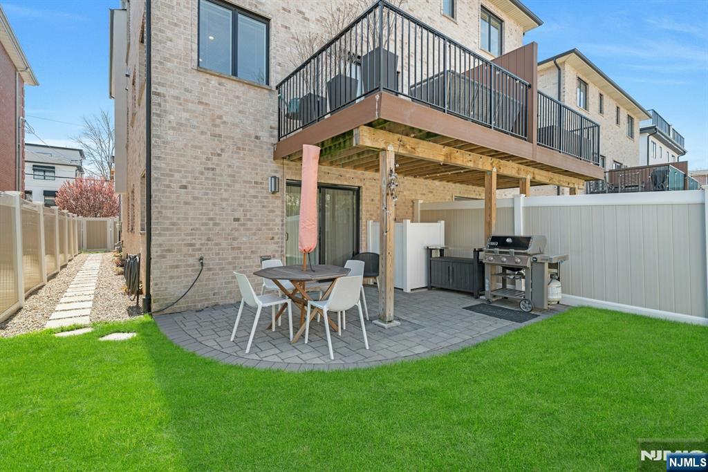 387 Lincoln Avenue B