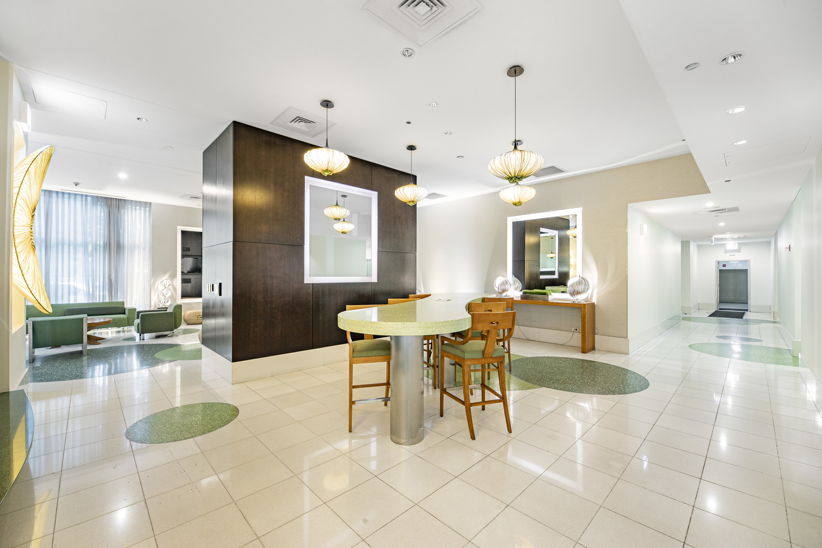 123 S GREEN Street Unit: 806B