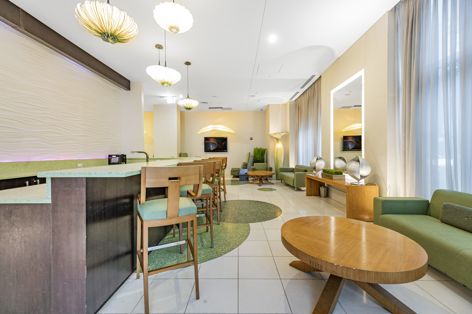 123 S GREEN Street Unit: 806B