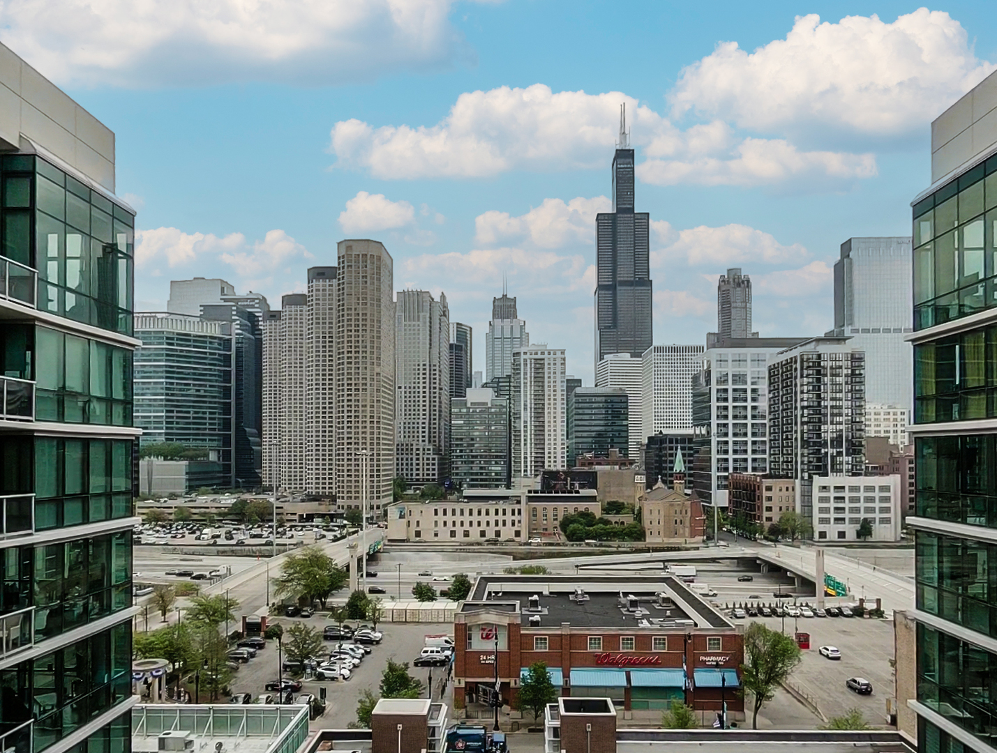 123 S GREEN Street Unit: 806B