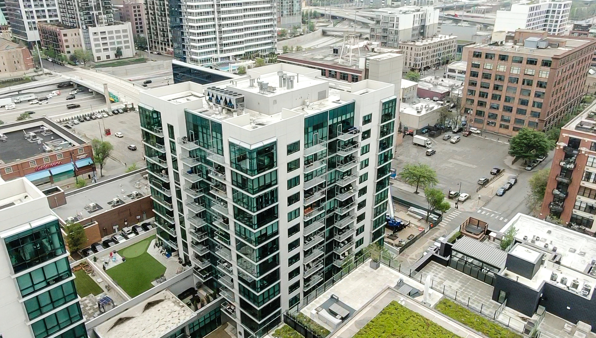 123 S GREEN Street Unit: 806B