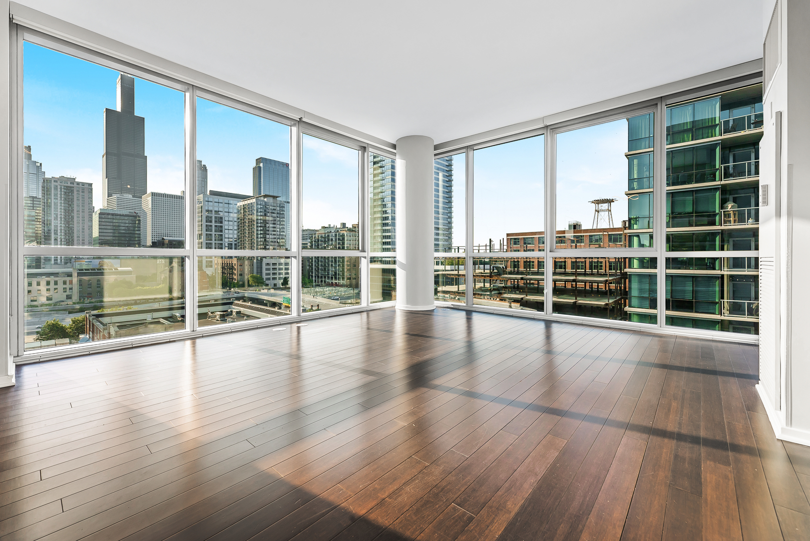 123 S GREEN Street Unit: 806B