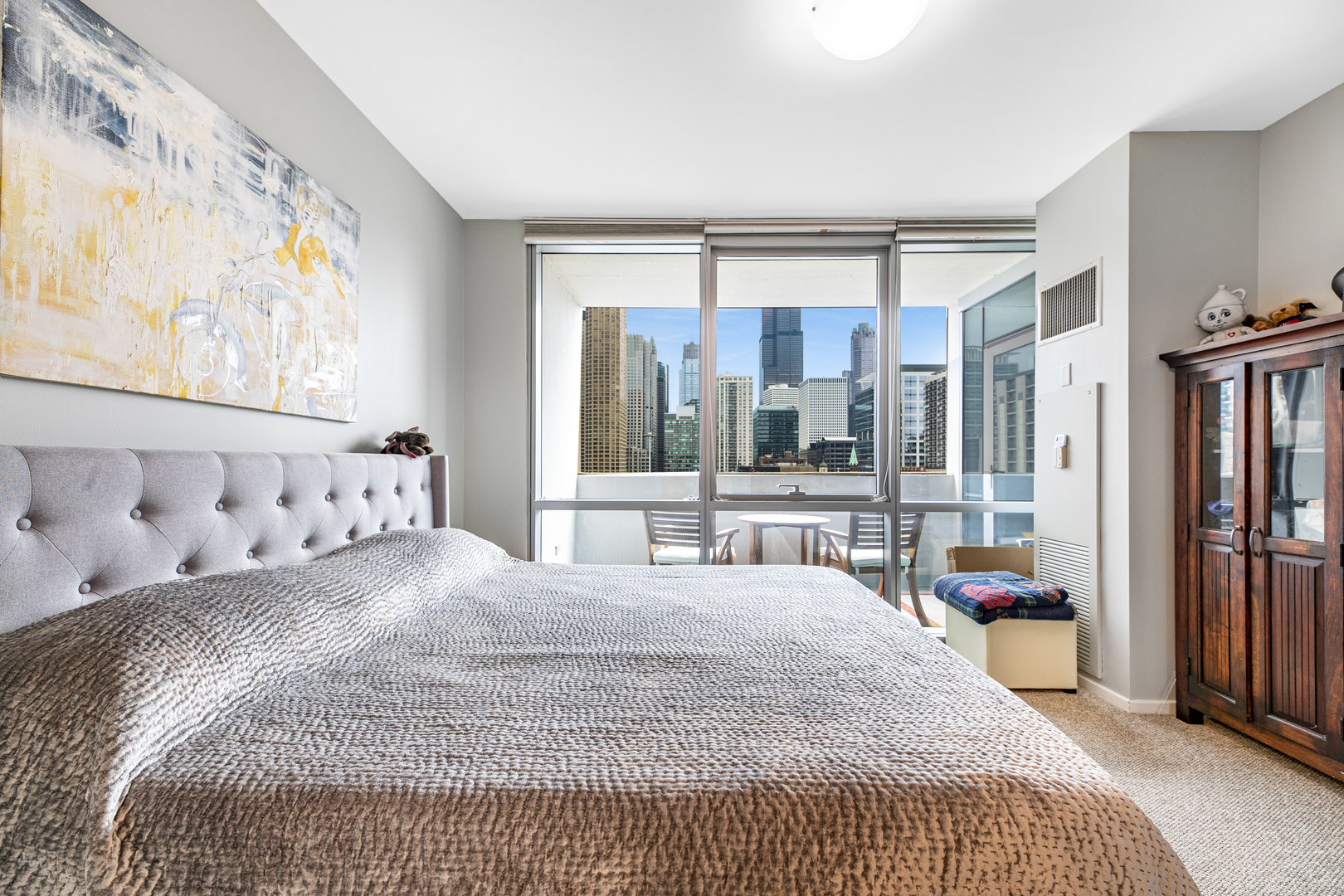 123 S GREEN Street Unit: 806B