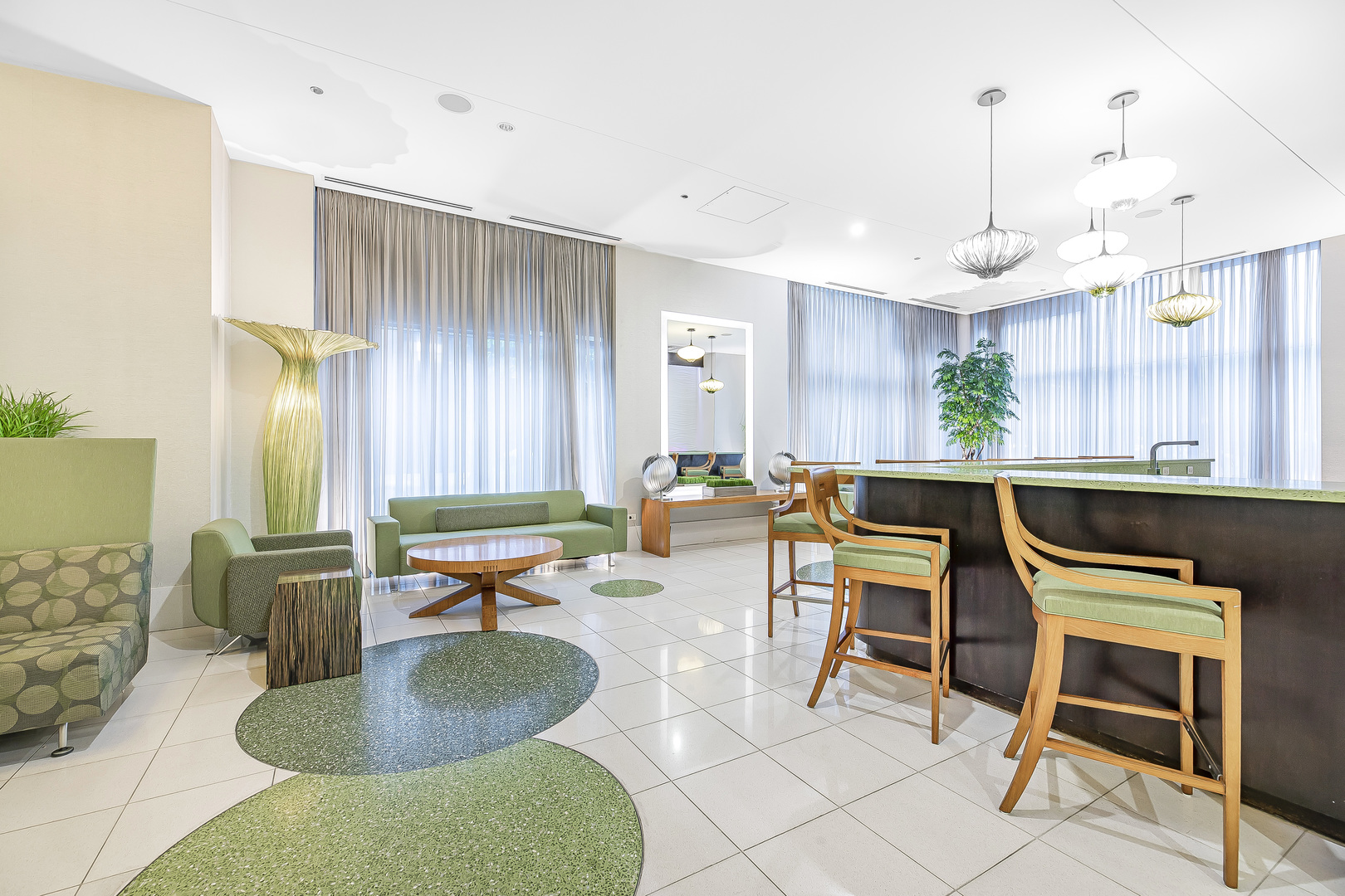 123 S GREEN Street Unit: 806B