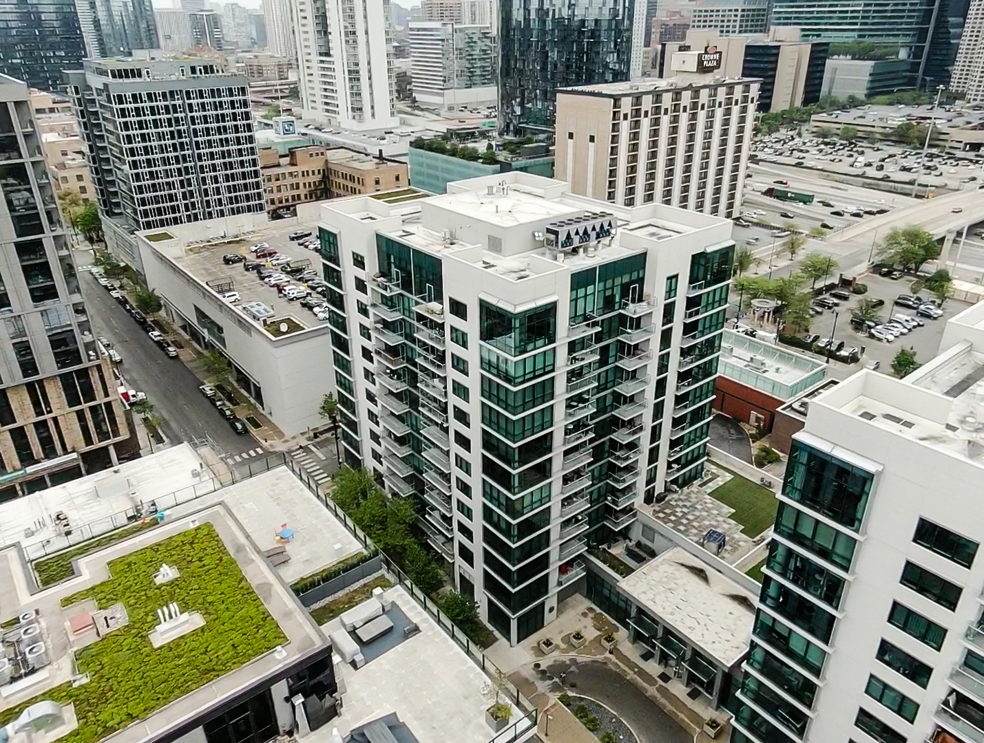 123 S GREEN Street Unit: 806B