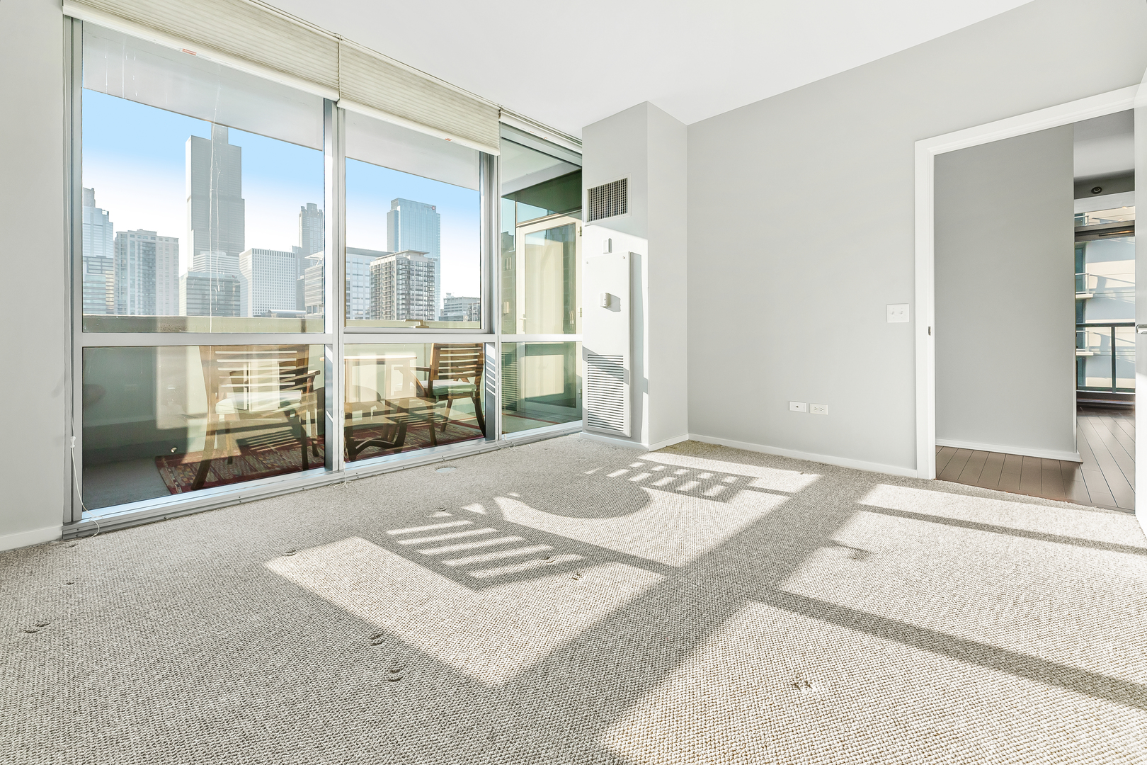 123 S GREEN Street Unit: 806B