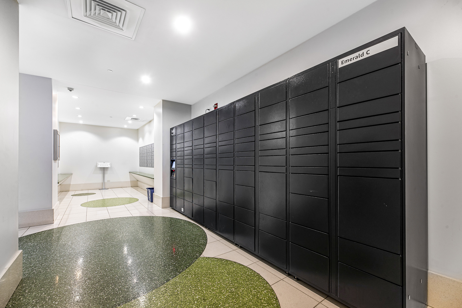 123 S GREEN Street Unit: 806B