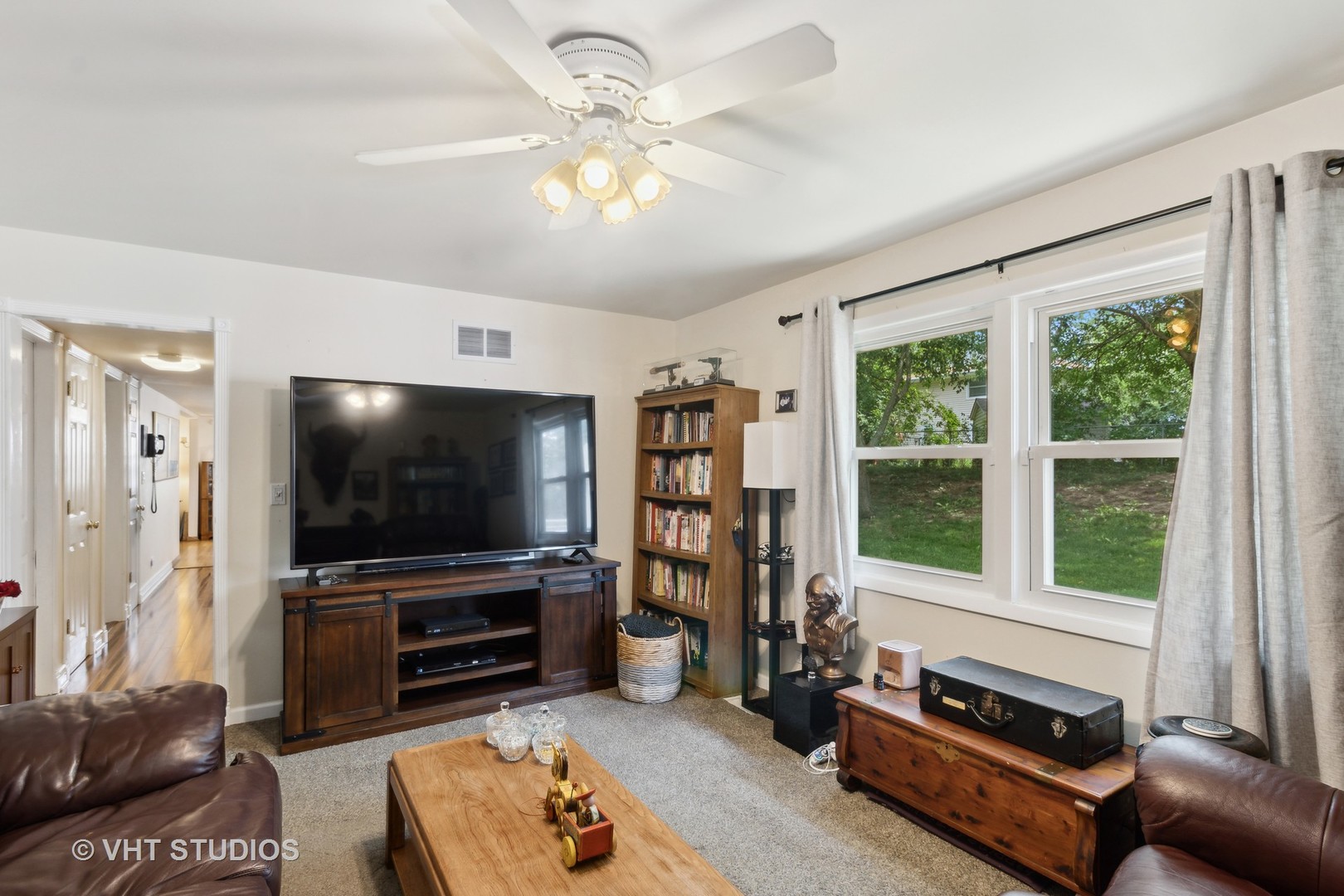 1113 Roslyn Lane