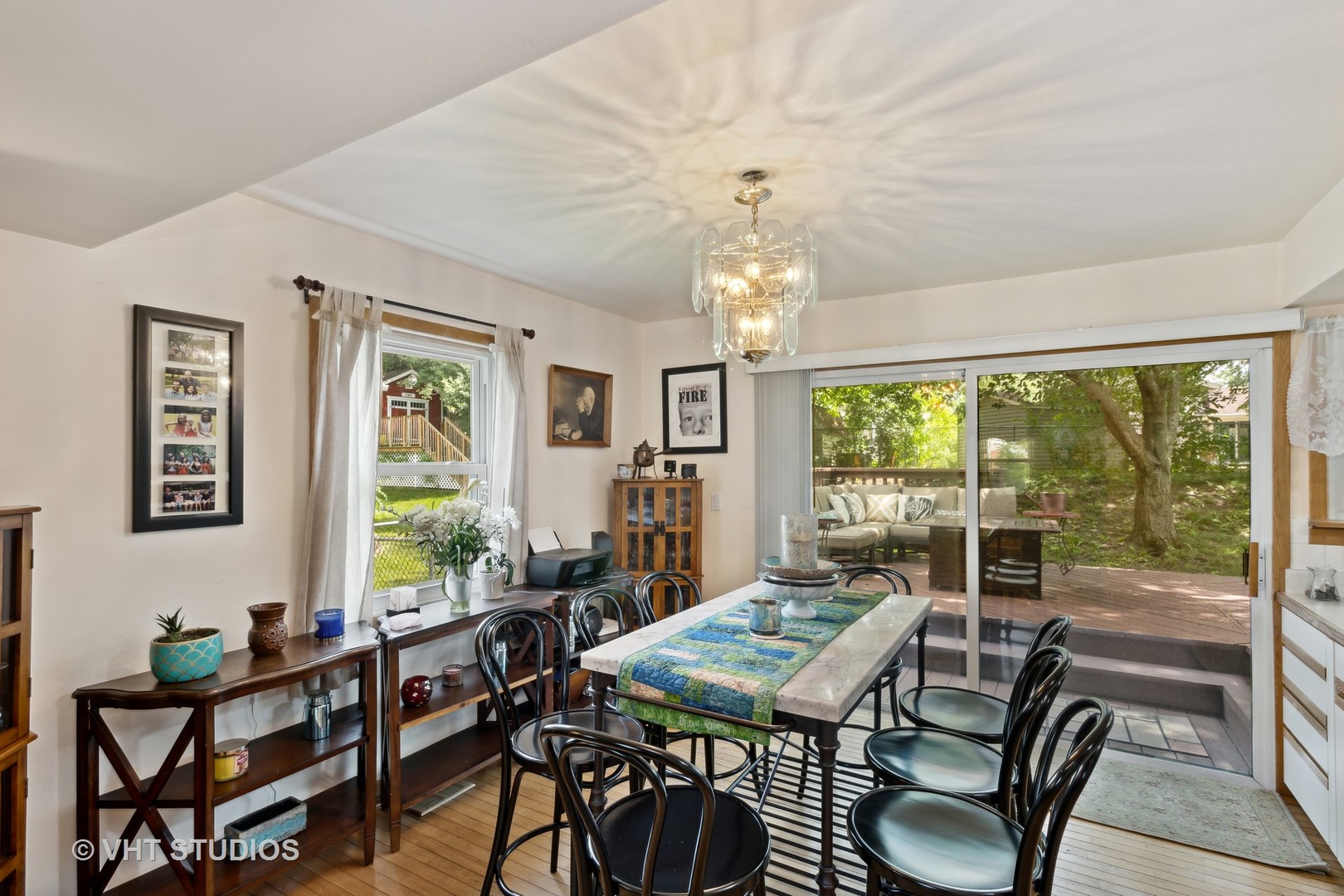 1113 Roslyn Lane